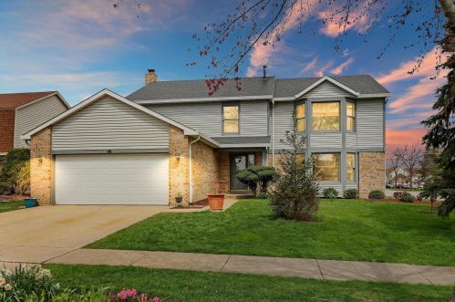 48 Canterbury Ln, Buffalo Grove, IL 60089-7035