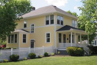 345 Pleasant St, East Providence RI  02916-1544 exterior