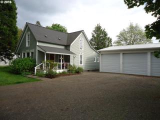 39432 Walterville Ln, Springfield, OR 97478-8618