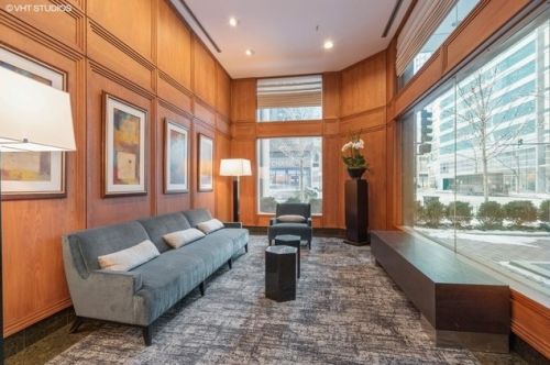 400 Ohio St, Chicago IL  60654-4542 exterior