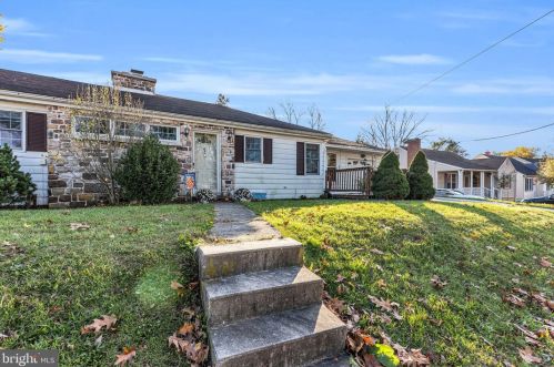 824 North St, Carlisle, PA 17013-1743