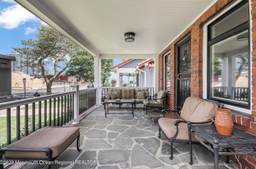 302 2nd Ave, Tinton Falls NJ  07712-6132 exterior