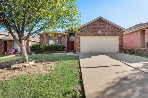 2116 Carlotta Dr, Fort Worth TX  76177-7336 exterior
