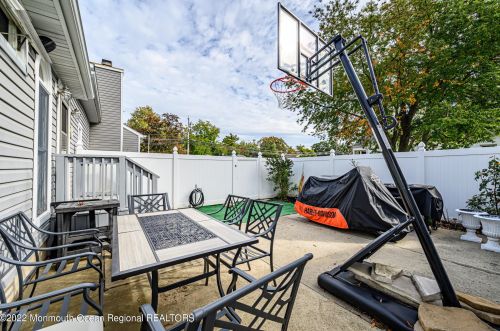 177 Ocean Ave, Middletown NJ 07748-5664 exterior