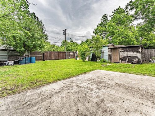 2542 Grafton Ave, Dallas TX  75211-5423 exterior