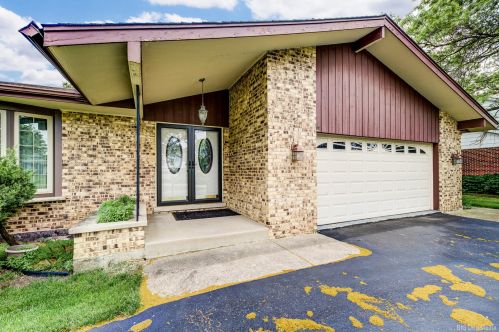 12921 Seneca Rd, Palos Heights, IL 60463-2141
