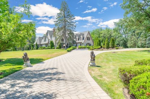 4 Martin Ct, Lemont, IL 60439-8100
