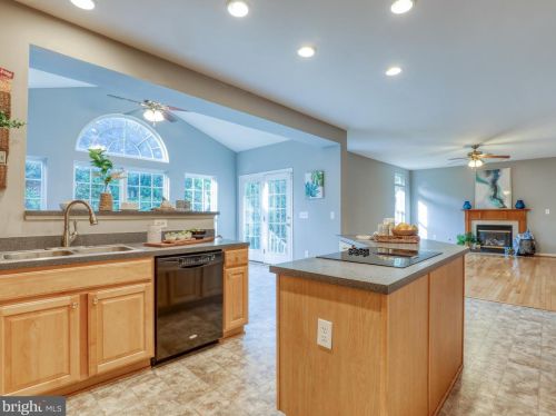 49 Pebble Beach Cir, Charles Town WV  25414-4061 exterior