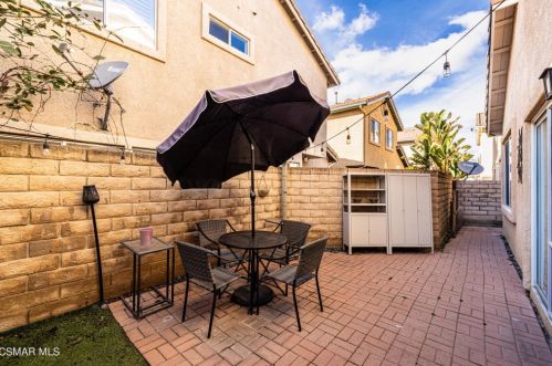 1843 Amberleaf Ln, Simi Valley CA  93065-7435 exterior