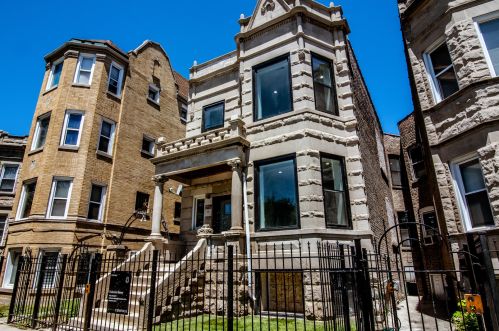 3912 Congress Pkwy, Chicago, IL 60624-3102