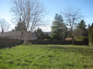 9584 Tenino Ct, Portland OR  97266-6119 exterior