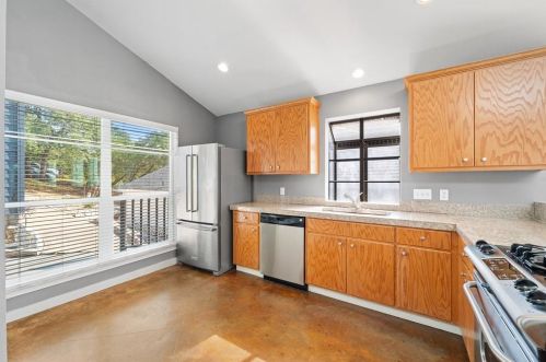7302 Cave Holw, Austin TX  78750-8243 exterior