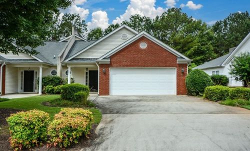 16 Stony Oak Dr, Newnan, GA 30263-3162