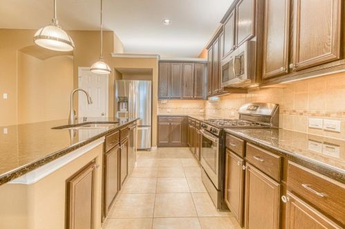 302 Round Lake Dr, Richmond TX 77469-1778 exterior