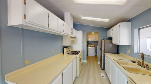 330 Magpie Ln, Santa Ana CA  92708-5822 exterior