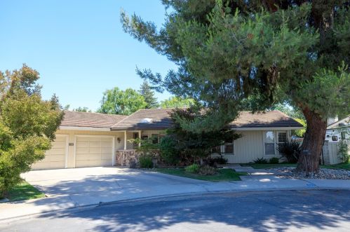 920 Foxcroft Ln, Modesto, CA 95355-4706
