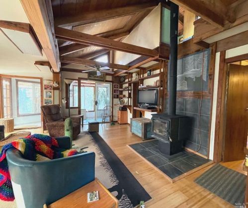 14868 Mariposa Creek Rd, Willits, CA 95490-9764