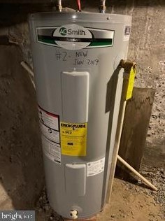 564 Broadway, Hanover PA 17331-2504 exterior