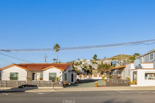 51 Ocean Ave, Cayucos, CA 93430-1647