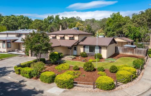 596 Dunsmuir St, Vacaville, CA 95688-2501
