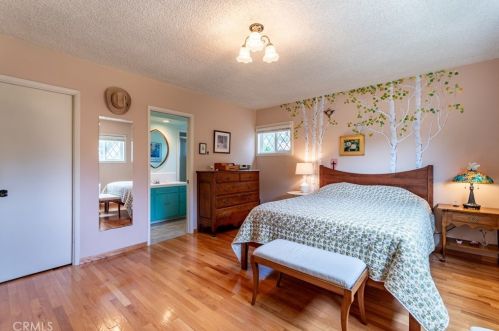 3902 Altura Ave, Glendale CA 91214-2501 exterior