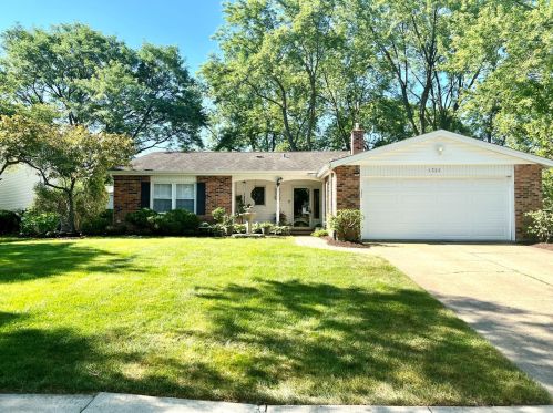 1322 Wilshire Dr, Naperville, IL 60540-4226
