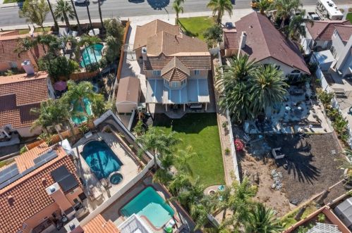 8517 Rosemary Dr, Riverside CA  92508-2921 exterior
