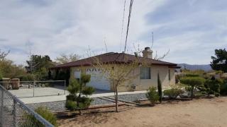 17341 Danbury Ave, Hesperia CA  92345-7076 exterior