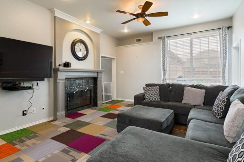 1802 Dew Vly Dr, Carrollton TX 75010-2008 exterior