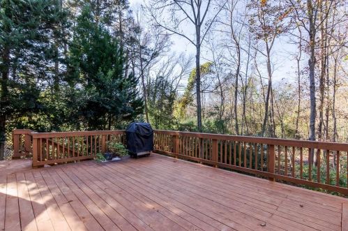 1035 Fielding Park Ct, Atlanta GA  30319-1989 exterior