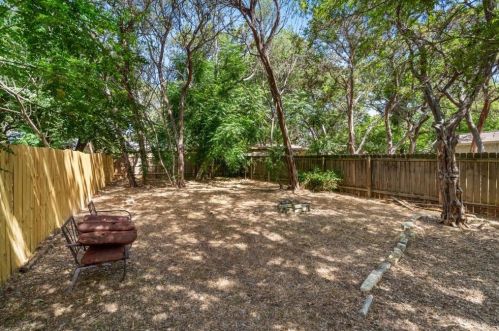 7228 Aldea Dr, Austin TX  78745-6039 exterior