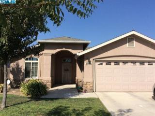 1016 Buena Vista Ave, Visalia, CA 93291-2526