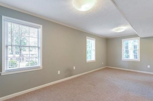 6769 Lockridge Dr, Atlanta GA  30360-1555 exterior