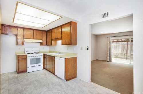 840 La Veta Ave, Orange, CA 92868-3918