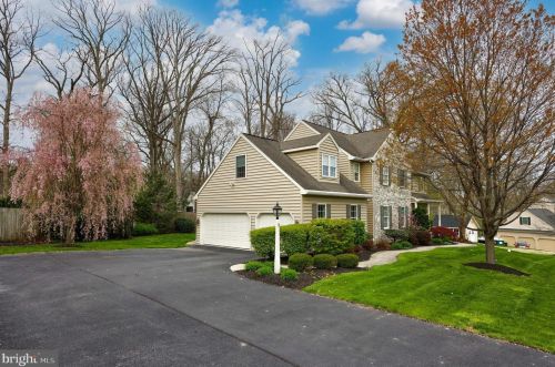 3 Twin Oaks Holw, Lancaster PA  17601-2234 exterior