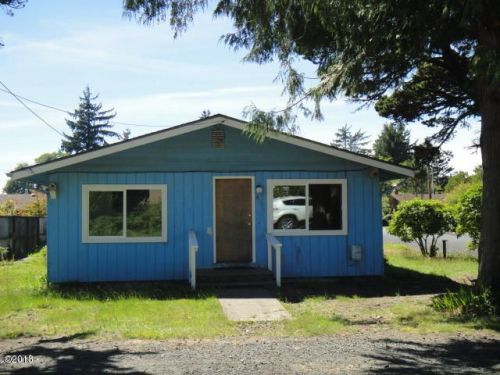 855 Fogarty St, Newport, OR 97365-2605