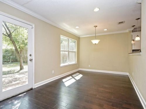 1909 Crooked Ln, Austin TX  78741-3907 exterior