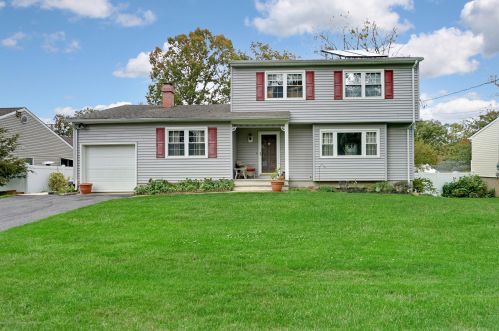 316 Green Acres Rd, Lakehurst, NJ 08759-6104