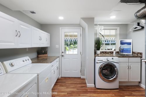 34 Barbara Ter, Middletown NJ 07748-1202 exterior