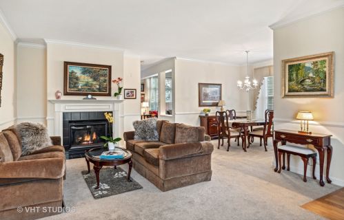 2767 Langley Cir, Glenview, IL 60026-7736