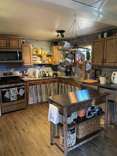 1350 Dunn Dr, Gainesville, GA 30501-1910