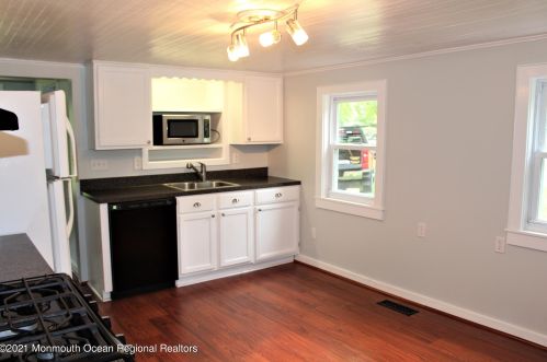 470 Ely Harmony Rd, East Freehold NJ  07728-7922 exterior