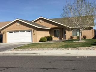 428 Acacia St, Ridgecrest, CA 93555-8983