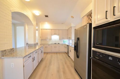 11572 Cedarcliffe Dr, Austin, TX 78750-3523