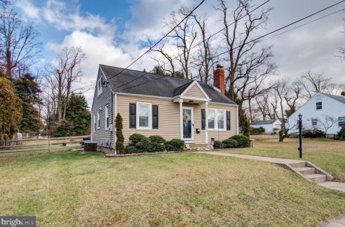 168 Hamilton Ave, Trenton NJ  08619-2427 exterior