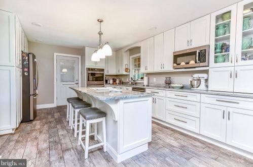 7205 Engle Molers Rd, Shepherdstown, WV 25443-5105