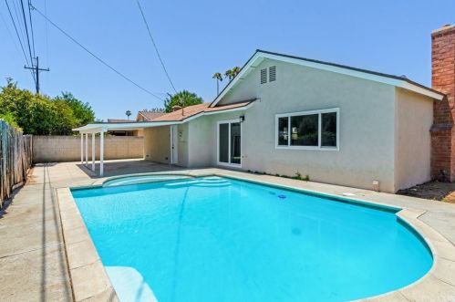 8536 Basswood Ave, Riverside CA  92504-2827 exterior
