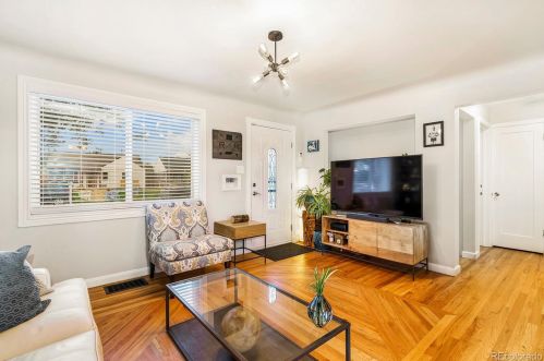 2800 Poplar St, Denver CO  80207-2945 exterior