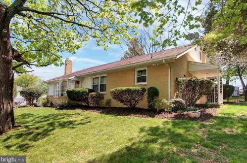 1196 Ruxton Rd, York, PA 17403-3036