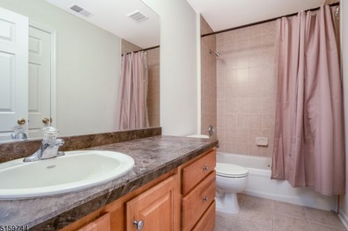 14 Forest Ridge Dr, Hackettstown NJ  07840-4846 exterior